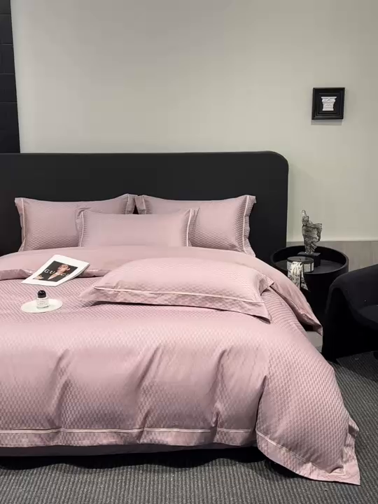 91家纺网 家纺一手货源 找家纺 启航家居 2026新款50支全棉提花四件套 休闲时光芳香紫