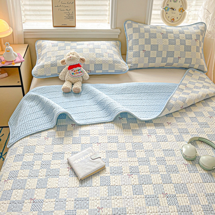 91家纺网 家纺一手货源 找家纺 岚吉家纺 2026新款新疆棉机包边床盖三四件套 安娜-蓝