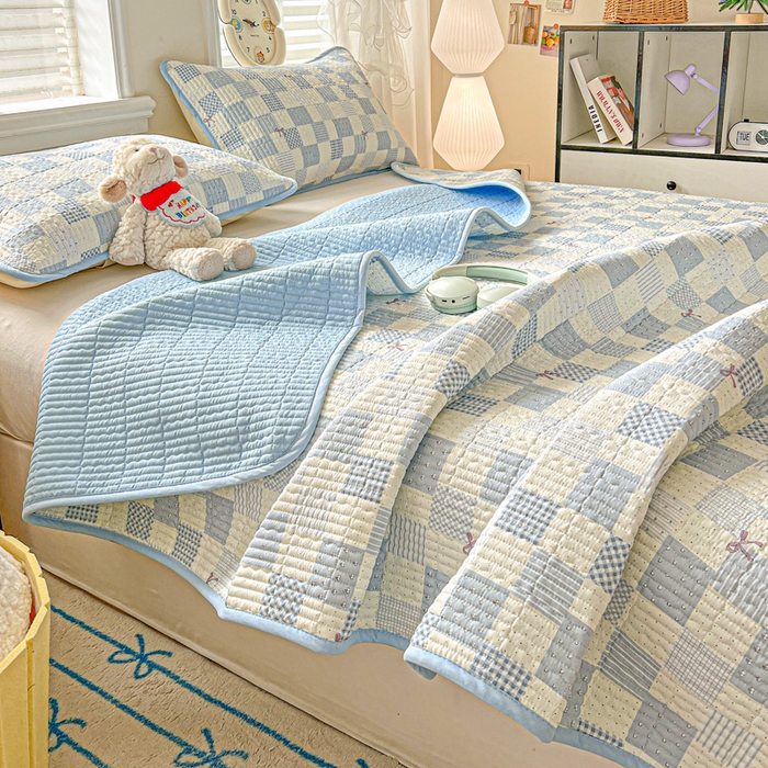 91家纺网 家纺一手货源 找家纺 岚吉家纺 2026新款新疆棉机包边床盖三四件套 安娜-蓝