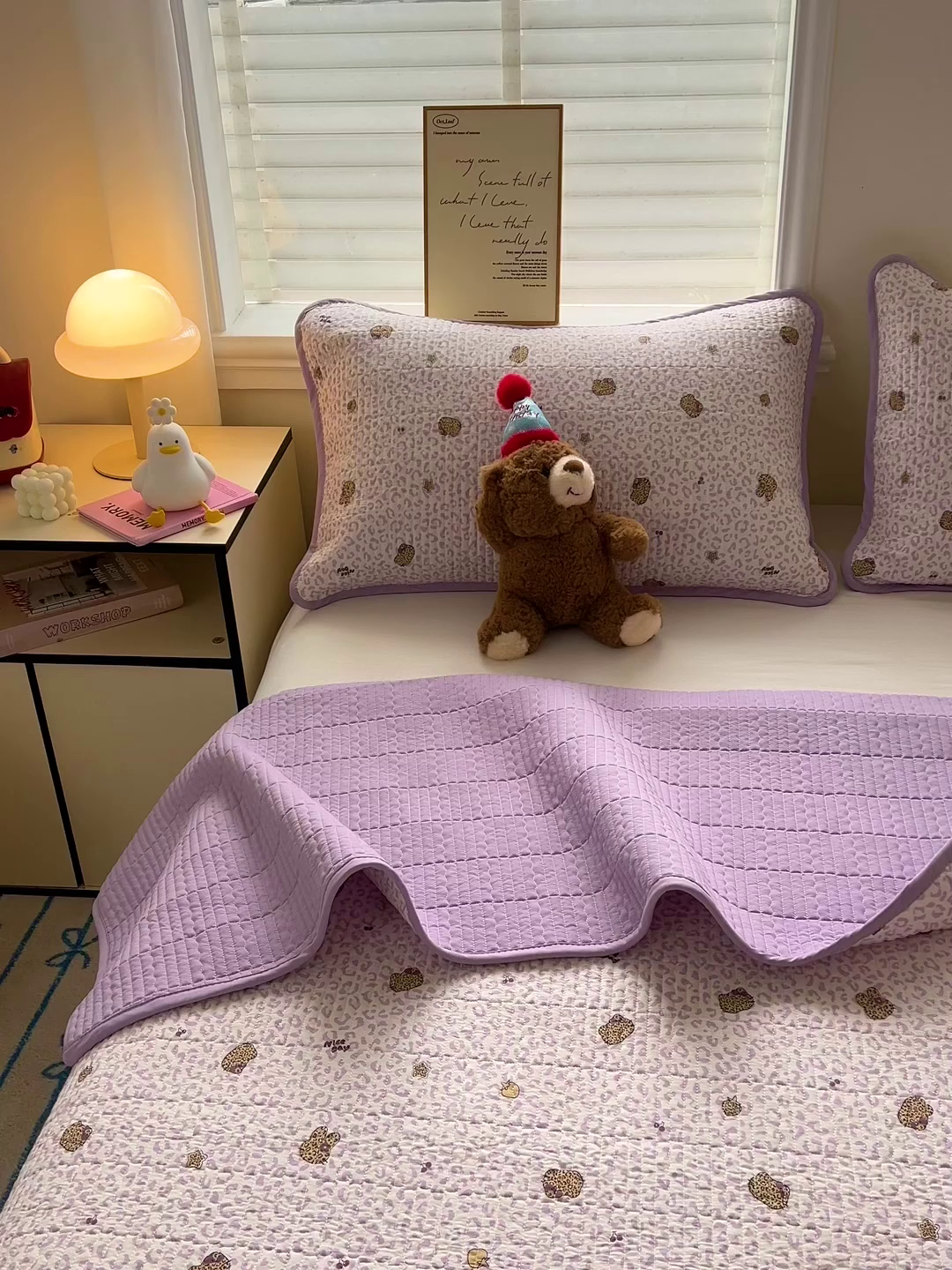 91家纺网 家纺一手货源 找家纺 岚吉家纺 2026新款新疆棉机包边床盖三四件套 豹纹猫咪-紫