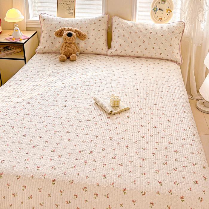 91家纺网 家纺一手货源 找家纺 岚吉家纺 2026新款新疆棉机包边床盖三四件套 草莓派