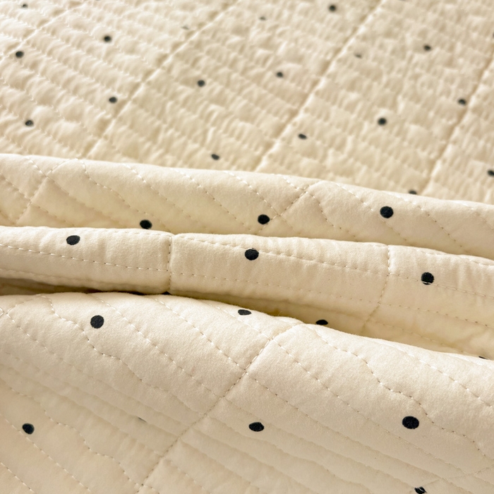 91家纺网 家纺一手货源 找家纺 岚吉家纺 2026新款新疆棉机包边床盖三四件套 点点心愿