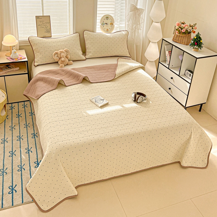 91家纺网 家纺一手货源 找家纺 岚吉家纺 2026新款新疆棉机包边床盖三四件套 点点心愿