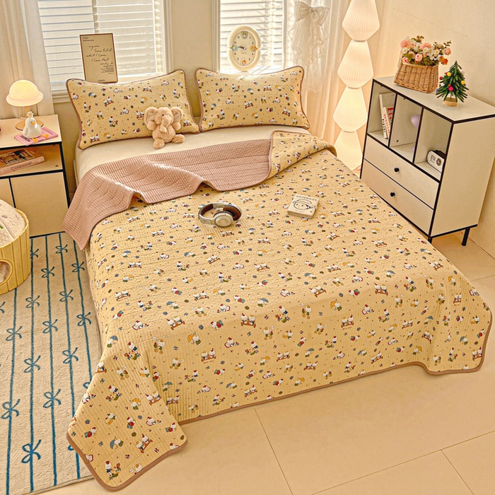 91家纺网 家纺一手货源 找家纺 岚吉家纺 2026新款新疆棉机包边床盖三四件套 欢乐小猫