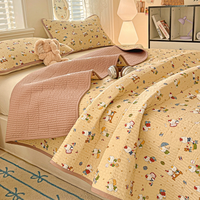 91家纺网 家纺一手货源 找家纺 岚吉家纺 2026新款新疆棉机包边床盖三四件套 欢乐小猫