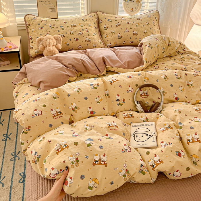 91家纺网 家纺一手货源 找家纺 岚吉家纺 2026新款新疆棉机包边床盖三四件套 欢乐小猫