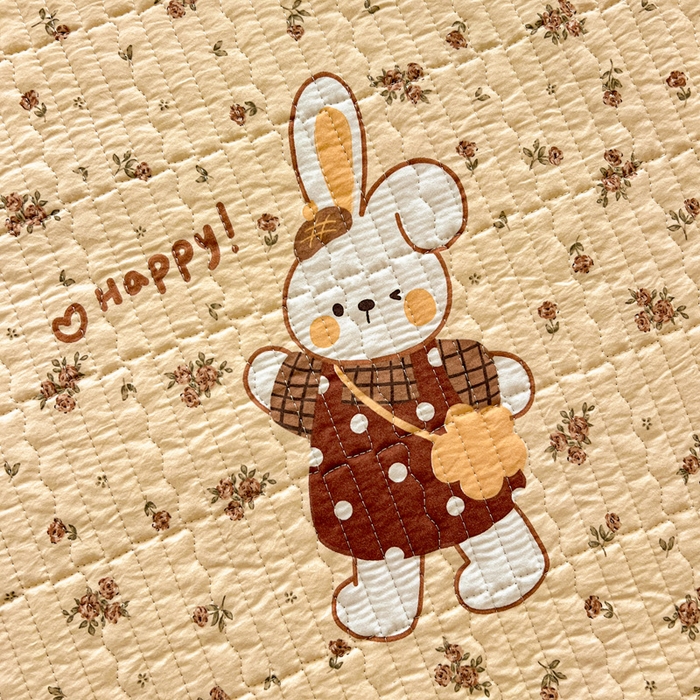 91家纺网 家纺一手货源 找家纺 岚吉家纺 2026新款新疆棉机包边床盖三四件套 开心兔