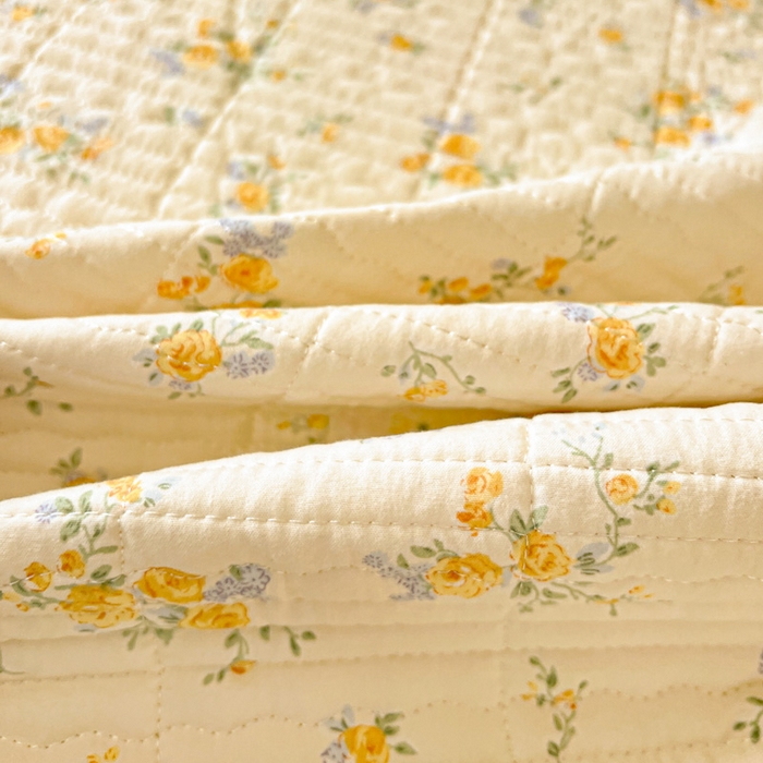 91家纺网 家纺一手货源 找家纺 岚吉家纺 2026新款新疆棉机包边床盖三四件套 邂逅