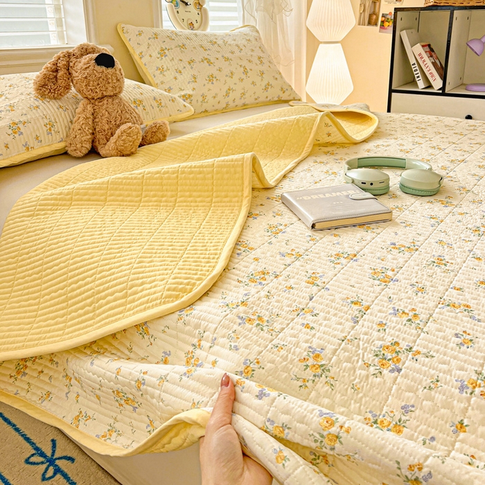 91家纺网 家纺一手货源 找家纺 岚吉家纺 2026新款新疆棉机包边床盖三四件套 邂逅