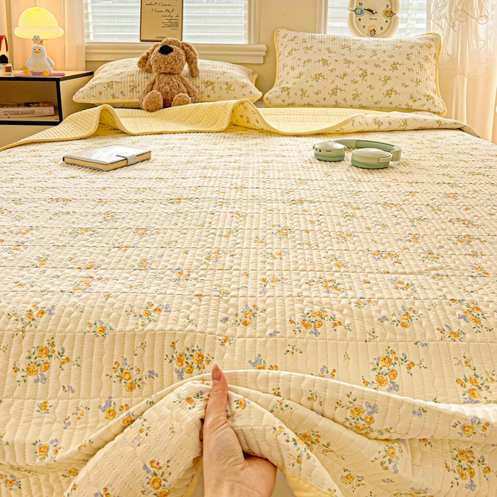 91家纺网 家纺一手货源 找家纺 岚吉家纺 2026新款新疆棉机包边床盖三四件套 邂逅