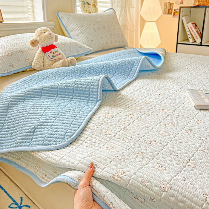 91家纺网 家纺一手货源 找家纺 岚吉家纺 2026新款新疆棉机包边床盖三四件套 星愿小狗