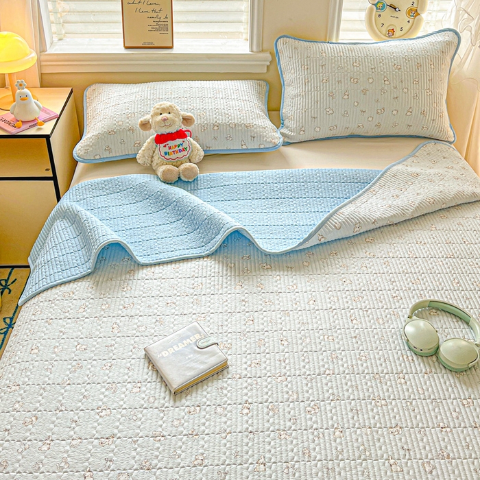 91家纺网 家纺一手货源 找家纺 岚吉家纺 2026新款新疆棉机包边床盖三四件套 星愿小狗