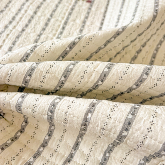 91家纺网 家纺一手货源 找家纺 岚吉家纺 2026新款新疆棉机包边床盖三四件套 樱之桃