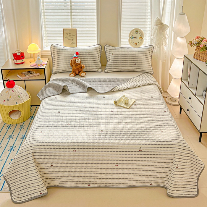 91家纺网 家纺一手货源 找家纺 岚吉家纺 2026新款新疆棉机包边床盖三四件套 樱之桃