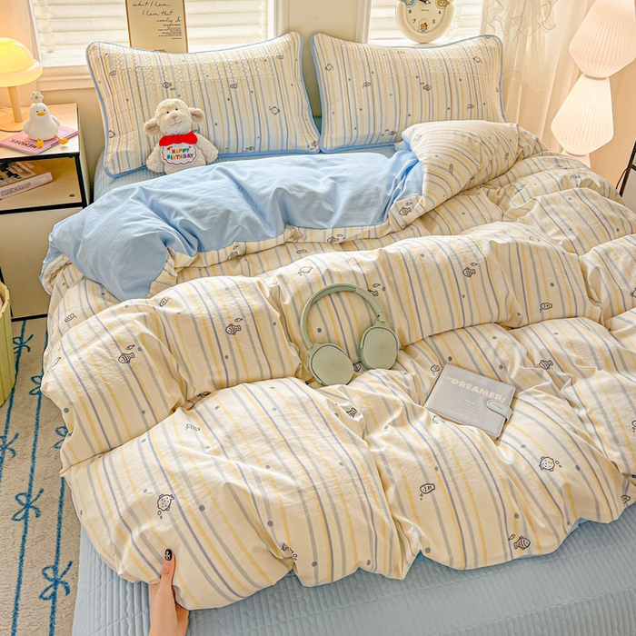 91家纺网 家纺一手货源 找家纺 岚吉家纺 2026新款新疆棉机包边床盖三四件套 鱼儿波波