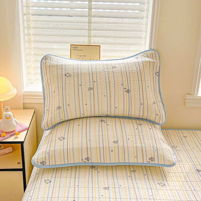 91家纺网 家纺一手货源 找家纺 岚吉家纺 2026新款新疆棉机包边床盖三四件套 鱼儿波波