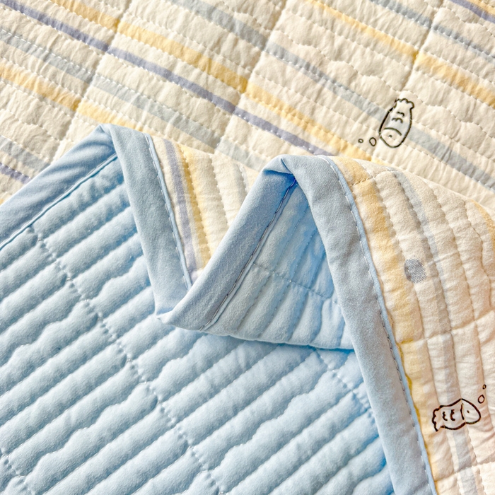 91家纺网 家纺一手货源 找家纺 岚吉家纺 2026新款新疆棉机包边床盖三四件套 鱼儿波波