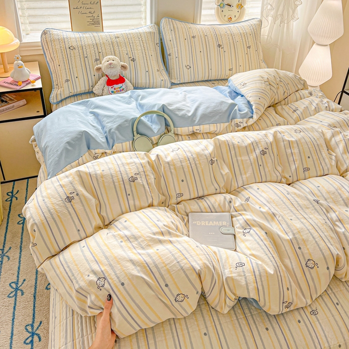 91家纺网 家纺一手货源 找家纺 岚吉家纺 2026新款新疆棉机包边床盖三四件套 鱼儿波波