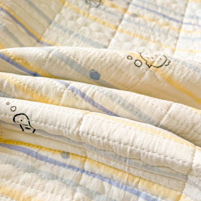 91家纺网 家纺一手货源 找家纺 岚吉家纺 2026新款新疆棉机包边床盖三四件套 鱼儿波波