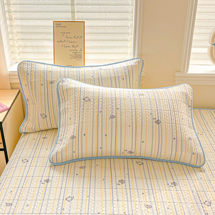 91家纺网 家纺一手货源 找家纺 岚吉家纺 2026新款新疆棉机包边床盖三四件套 鱼儿波波