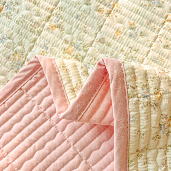 91家纺网 家纺一手货源 找家纺 岚吉家纺 2026新款新疆棉机包边床盖三四件套 栀夏