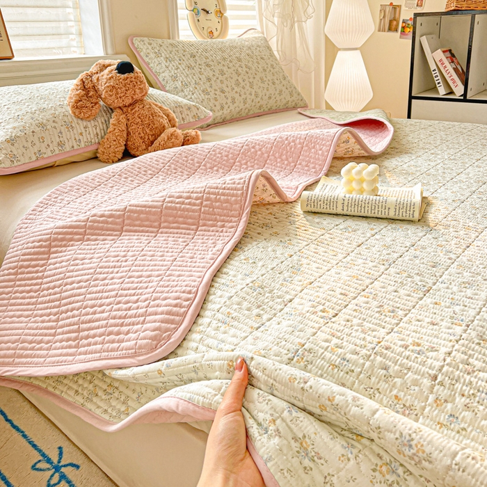 91家纺网 家纺一手货源 找家纺 岚吉家纺 2026新款新疆棉机包边床盖三四件套 栀夏