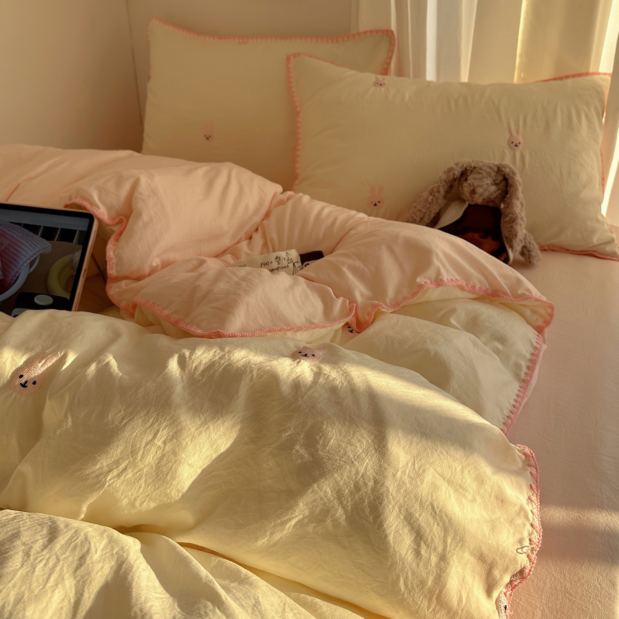 91家纺网 家纺一手货源 找家纺 （总）顾里家纺 2026新款ins韩风刺绣云朵棉四件套