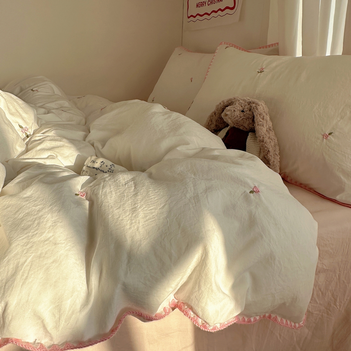 91家纺网 家纺一手货源 找家纺 顾里家纺 2026新款ins韩风刺绣云朵棉四件套 ins玫瑰