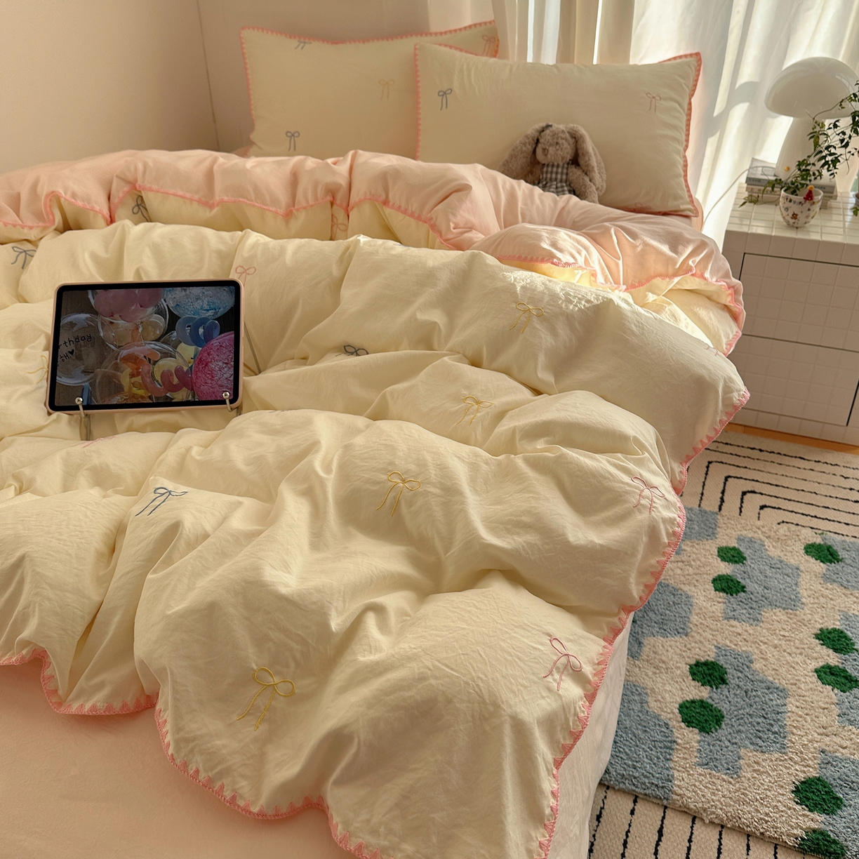 91家纺网 家纺一手货源 找家纺 顾里家纺 2026新款ins韩风刺绣云朵棉四件套 白桃少女