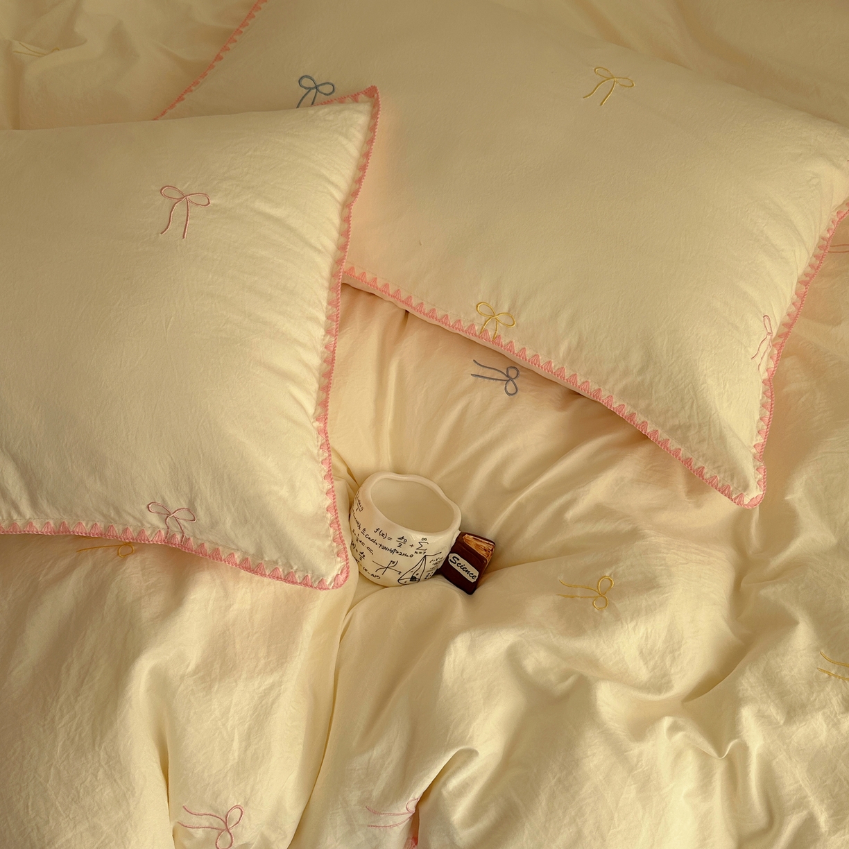 91家纺网 家纺一手货源 找家纺 顾里家纺 2026新款ins韩风刺绣云朵棉四件套 白桃少女