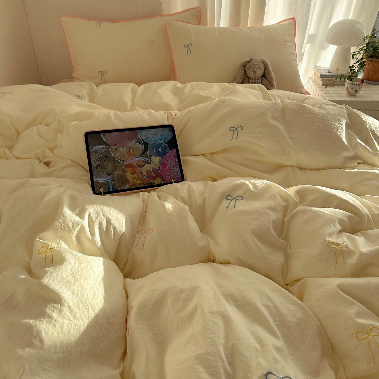 91家纺网 家纺一手货源 找家纺 顾里家纺 2026新款ins韩风刺绣云朵棉四件套 白桃少女