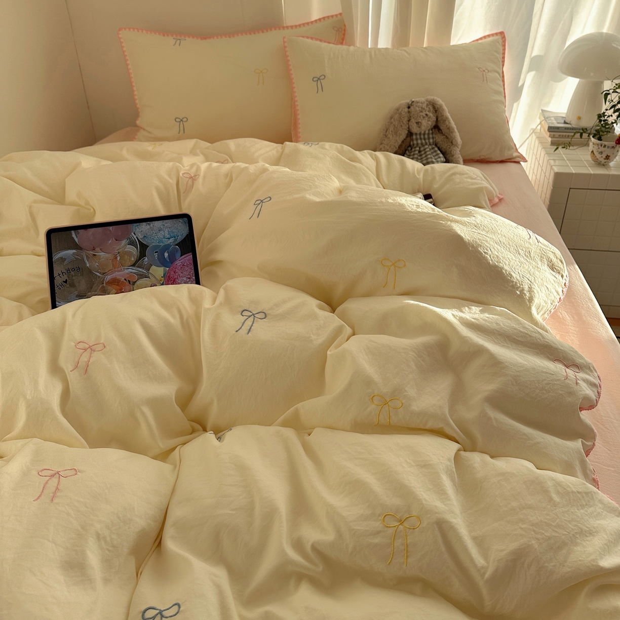 91家纺网 家纺一手货源 找家纺 顾里家纺 2026新款ins韩风刺绣云朵棉四件套 白桃少女