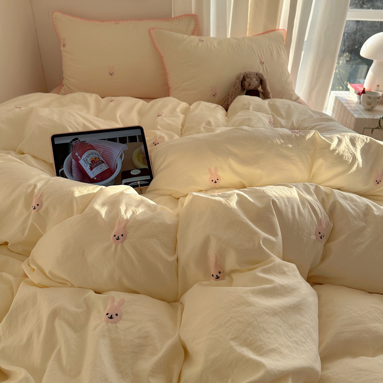 91家纺网 家纺一手货源 找家纺 顾里家纺 2026新款ins韩风刺绣云朵棉四件套 粉兔兔