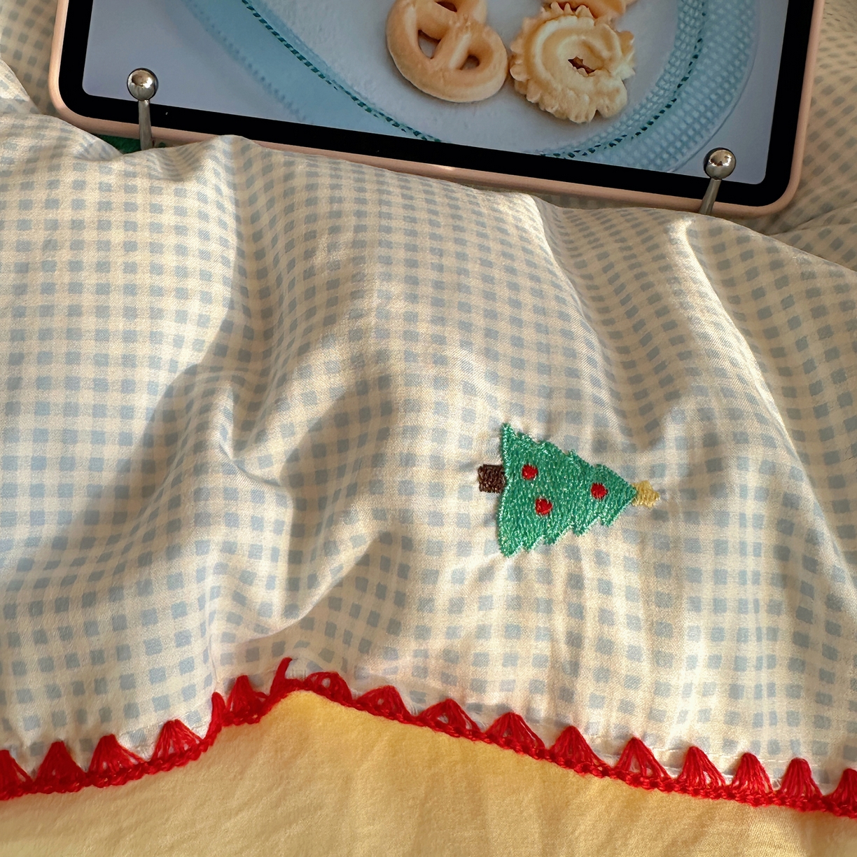 91家纺网 家纺一手货源 找家纺 顾里家纺 2026新款ins韩风刺绣云朵棉四件套 圣诞树