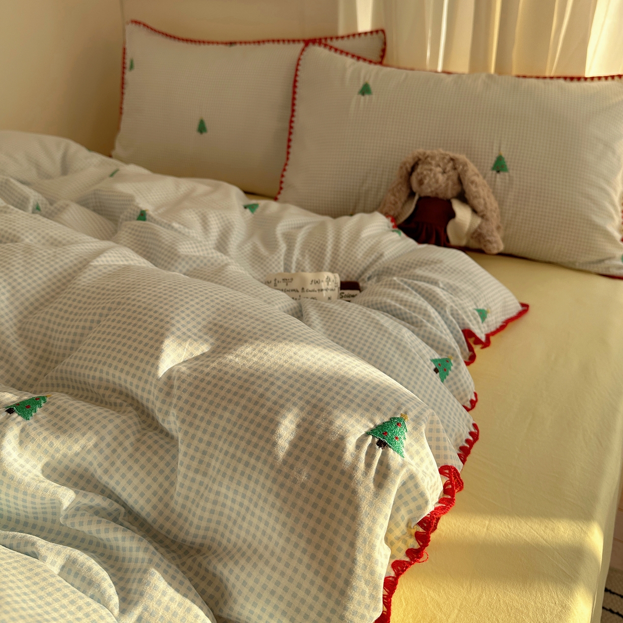 91家纺网 家纺一手货源 找家纺 顾里家纺 2026新款ins韩风刺绣云朵棉四件套 圣诞树