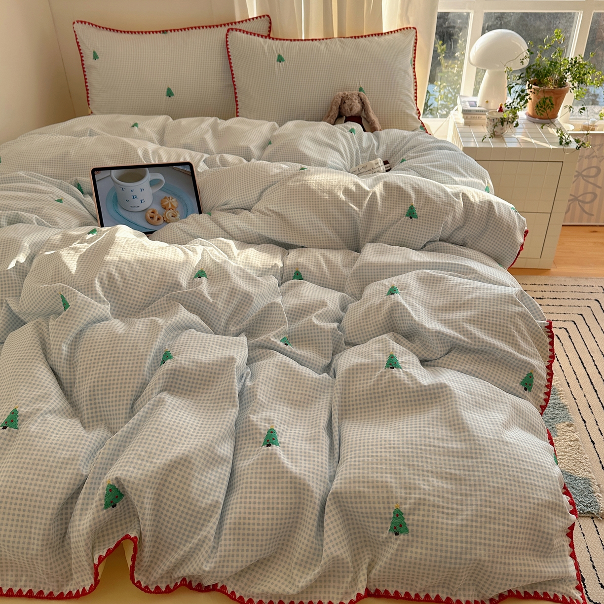 91家纺网 家纺一手货源 找家纺 顾里家纺 2026新款ins韩风刺绣云朵棉四件套 圣诞树