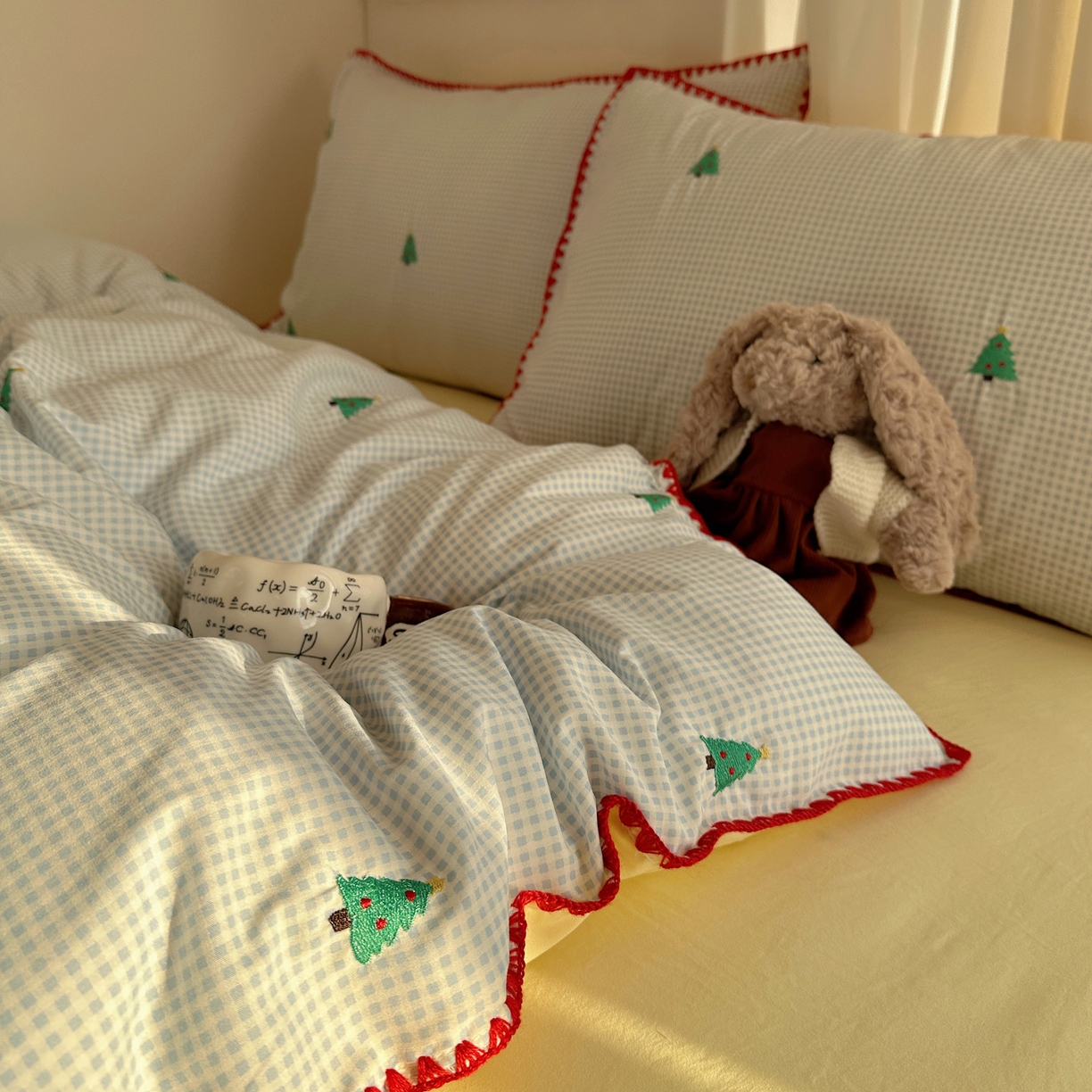 91家纺网 家纺一手货源 找家纺 顾里家纺 2026新款ins韩风刺绣云朵棉四件套 圣诞树