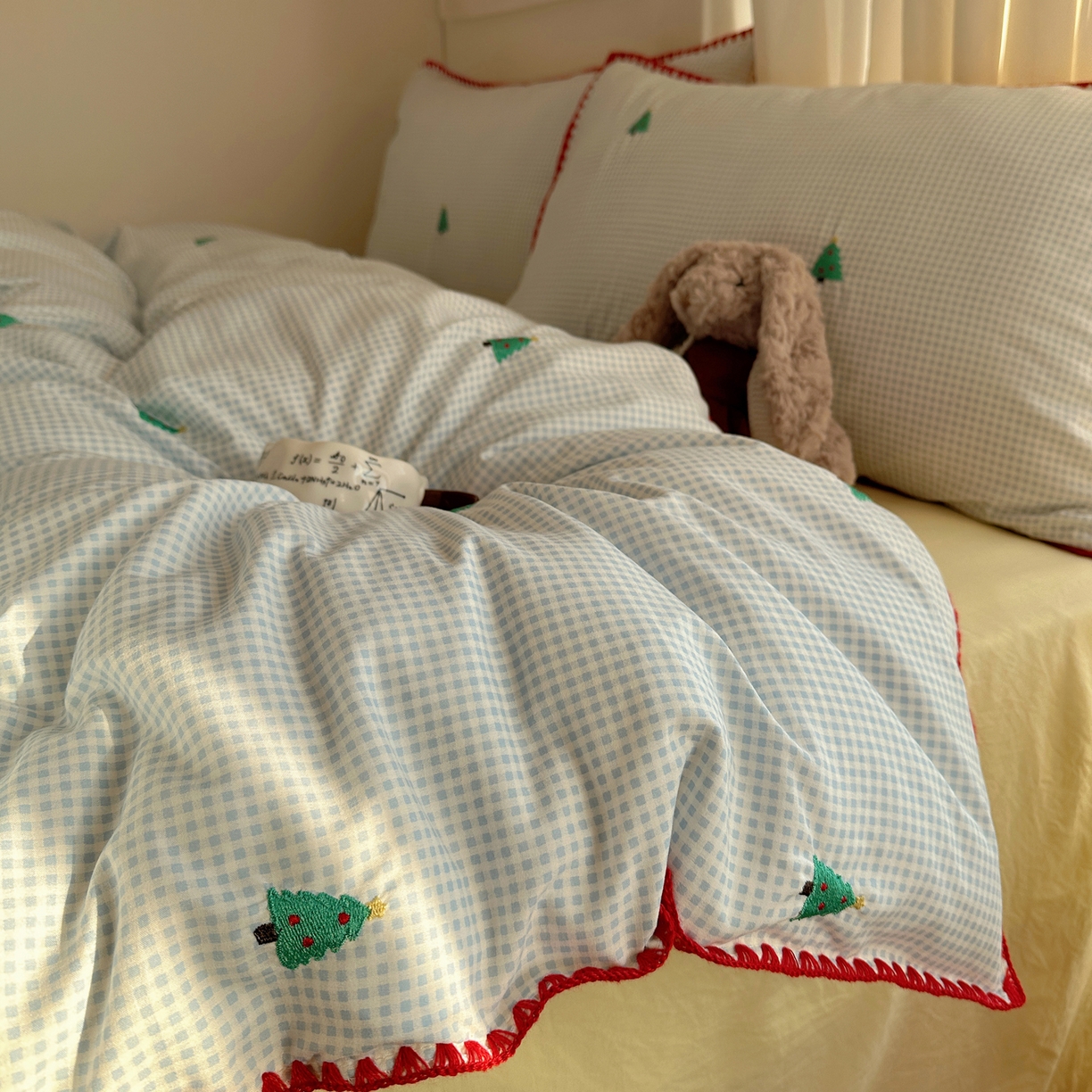 91家纺网 家纺一手货源 找家纺 顾里家纺 2026新款ins韩风刺绣云朵棉四件套 圣诞树