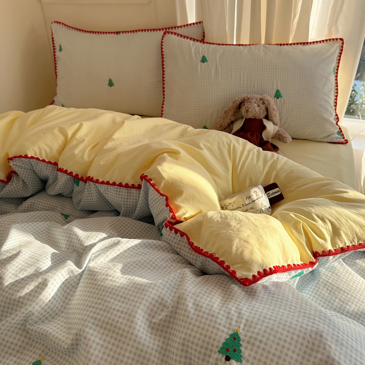 91家纺网 家纺一手货源 找家纺 顾里家纺 2026新款ins韩风刺绣云朵棉四件套 圣诞树