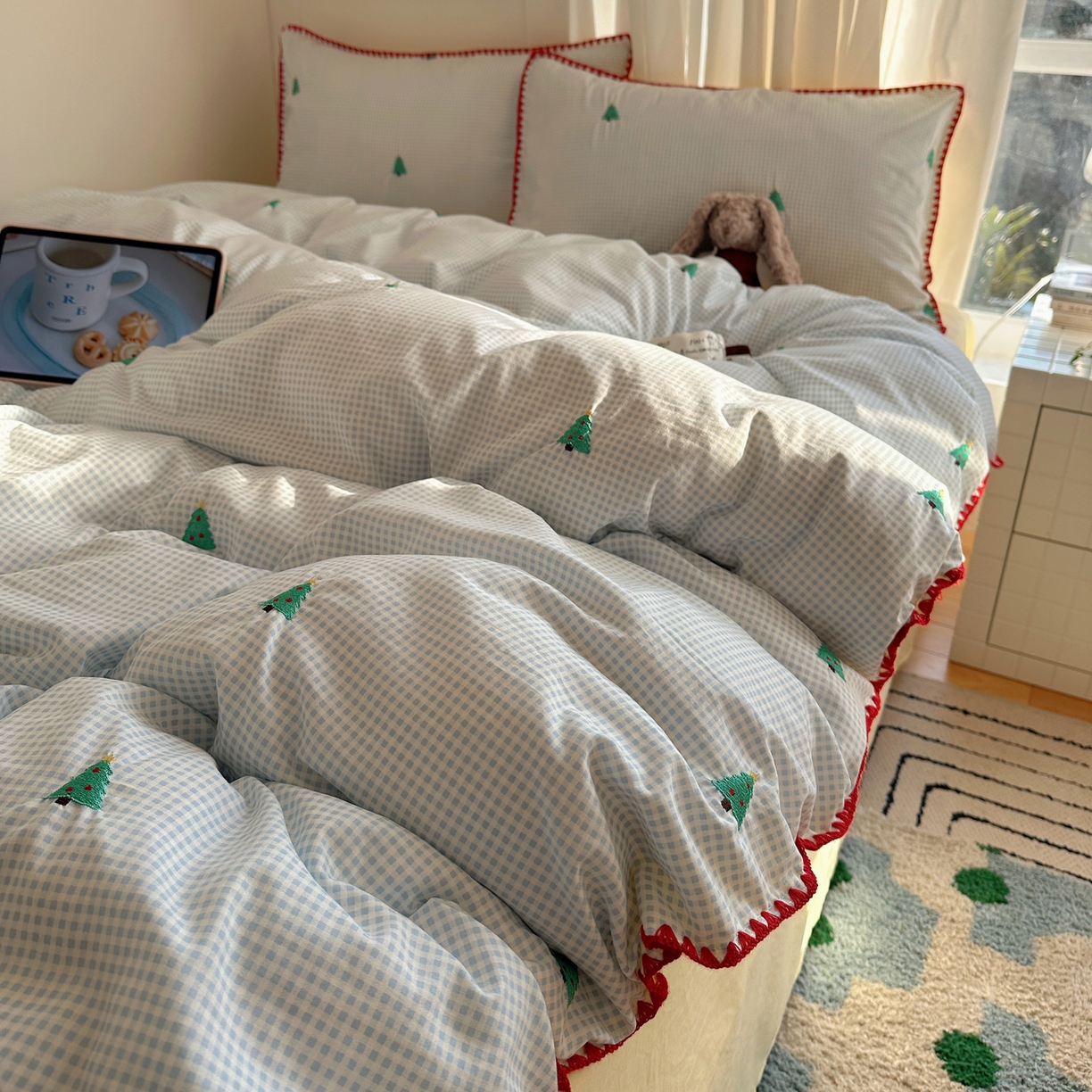 91家纺网 家纺一手货源 找家纺 顾里家纺 2026新款ins韩风刺绣云朵棉四件套 圣诞树