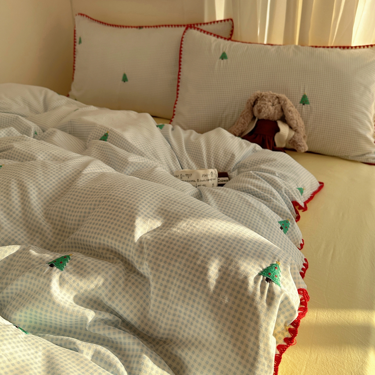 91家纺网 家纺一手货源 找家纺 顾里家纺 2026新款ins韩风刺绣云朵棉四件套 圣诞树