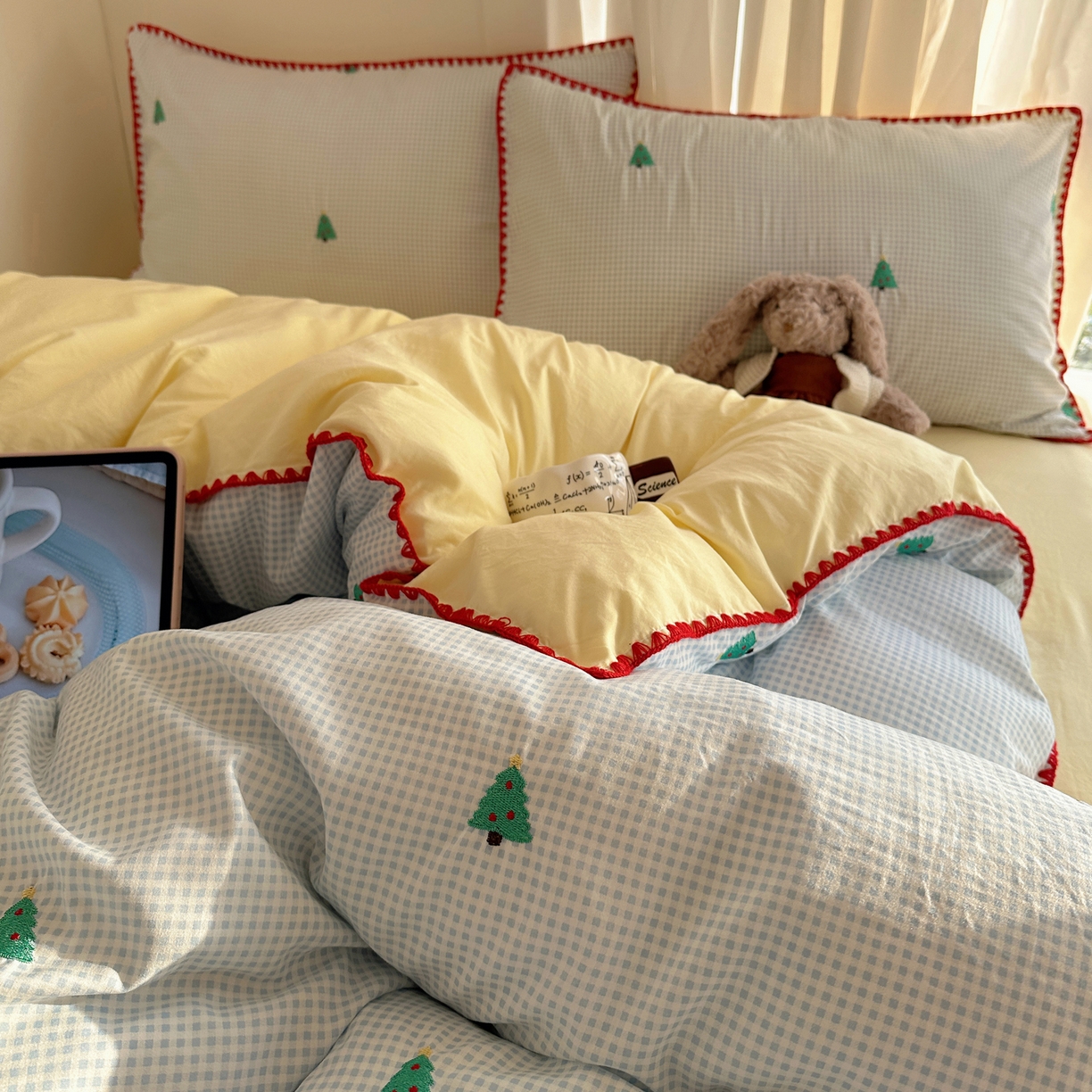 91家纺网 家纺一手货源 找家纺 顾里家纺 2026新款ins韩风刺绣云朵棉四件套 圣诞树