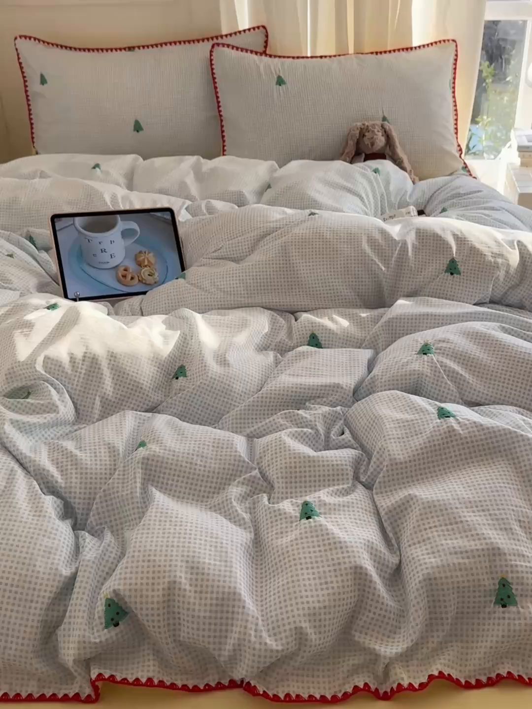 91家纺网 家纺一手货源 找家纺 顾里家纺 2026新款ins韩风刺绣云朵棉四件套 圣诞树