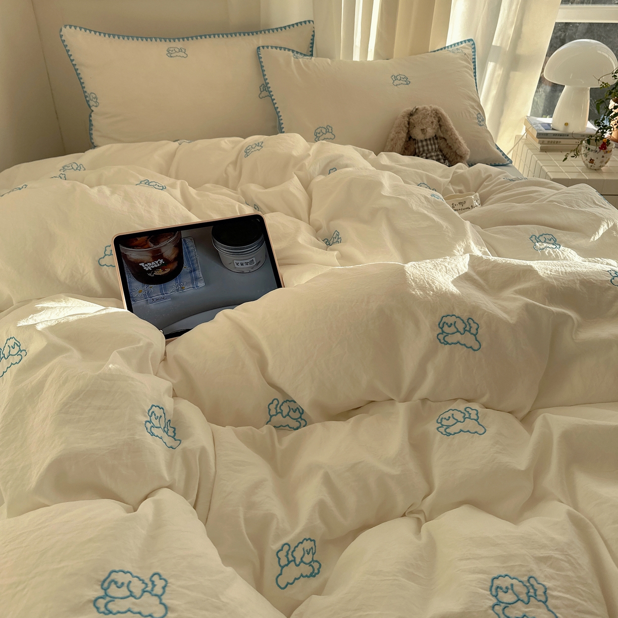 91家纺网 家纺一手货源 找家纺 顾里家纺 2026新款ins韩风刺绣云朵棉四件套 线条狗