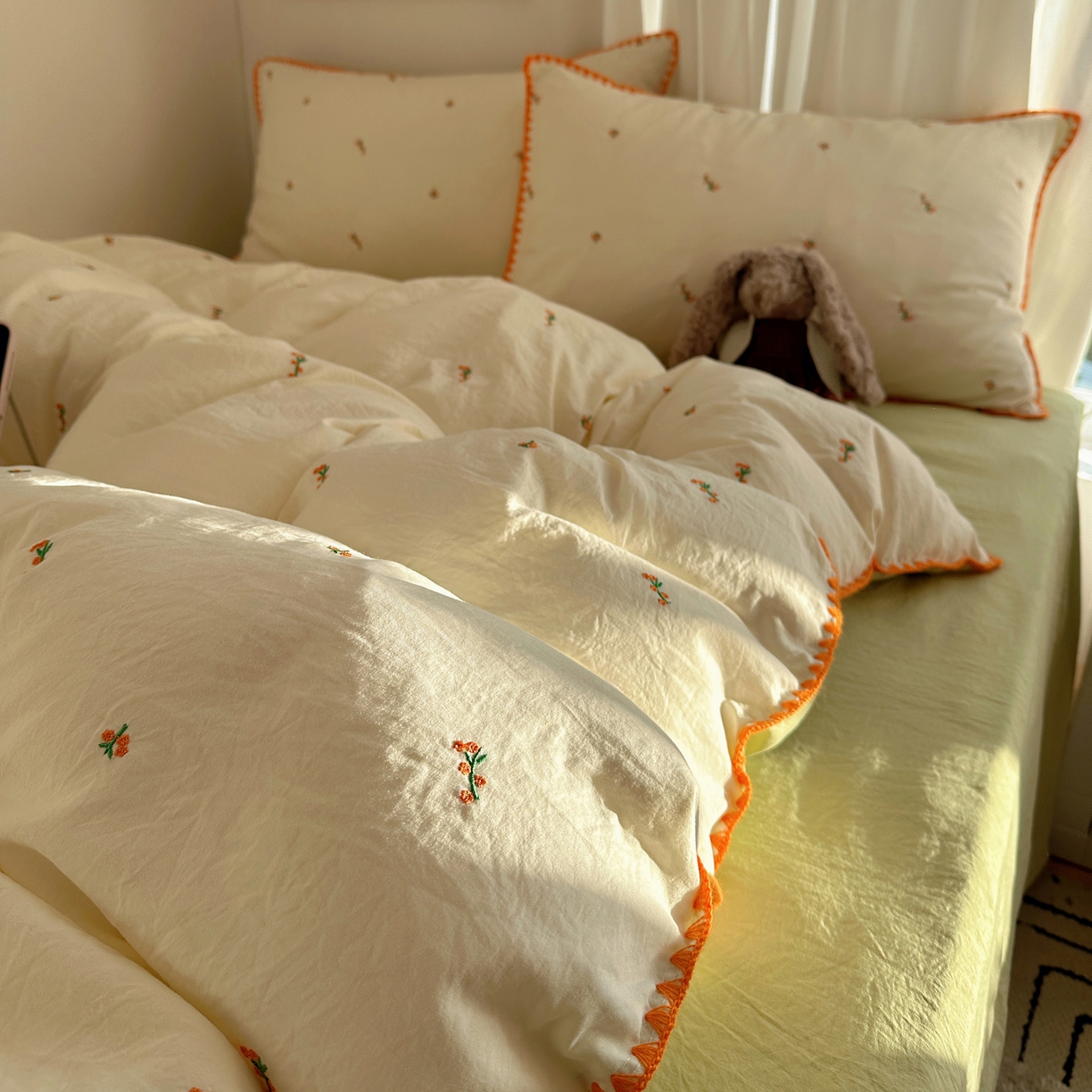 91家纺网 家纺一手货源 找家纺 顾里家纺 2026新款ins韩风刺绣云朵棉四件套 小桔梗