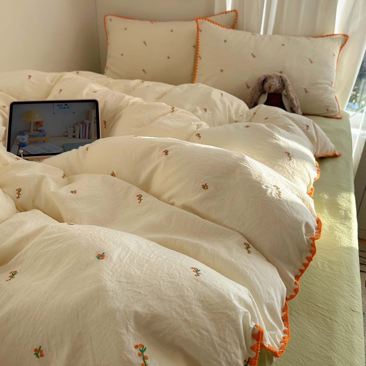 91家纺网 家纺一手货源 找家纺 顾里家纺 2026新款ins韩风刺绣云朵棉四件套 小桔梗