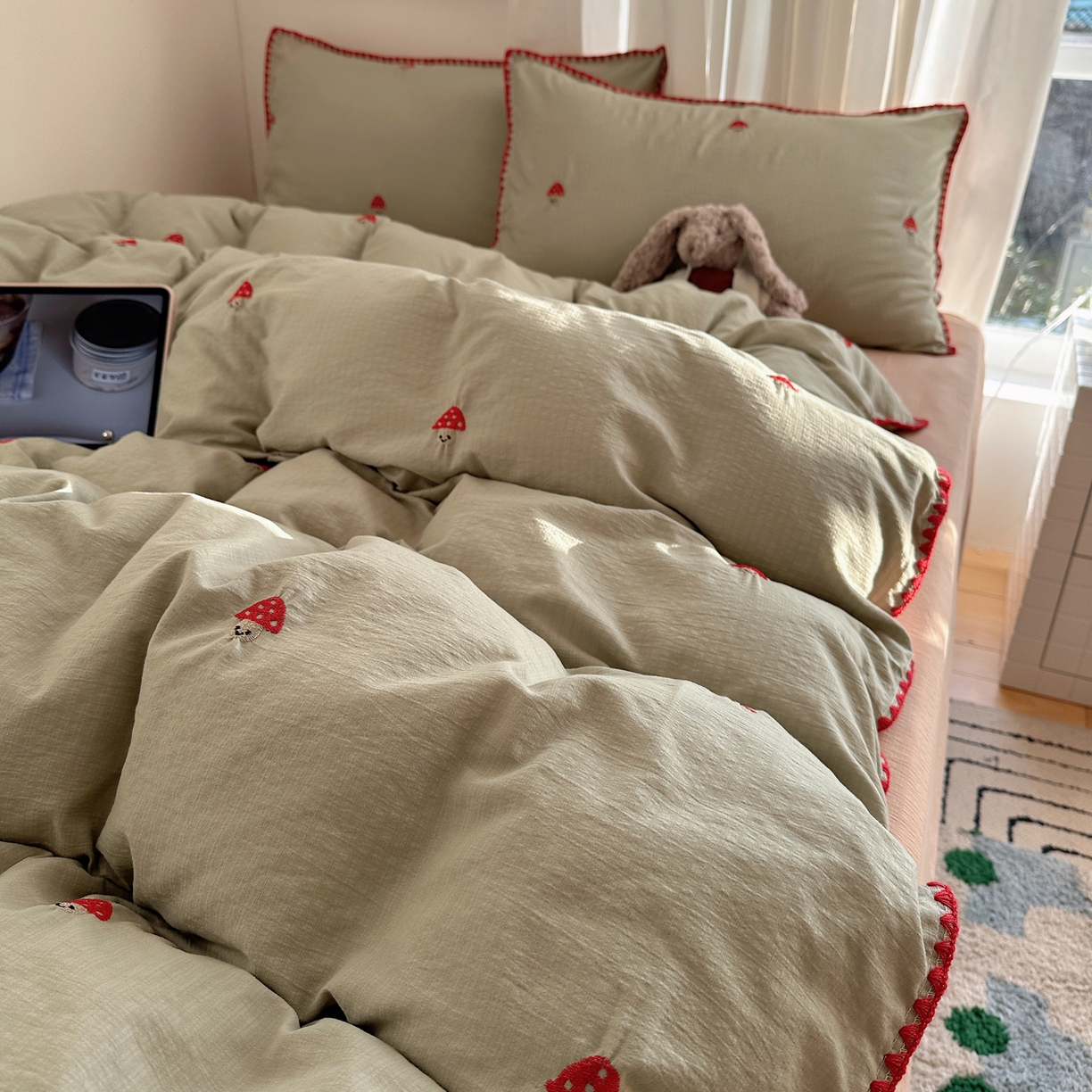 91家纺网 家纺一手货源 找家纺 顾里家纺 2026新款ins韩风刺绣云朵棉四件套 小蘑菇