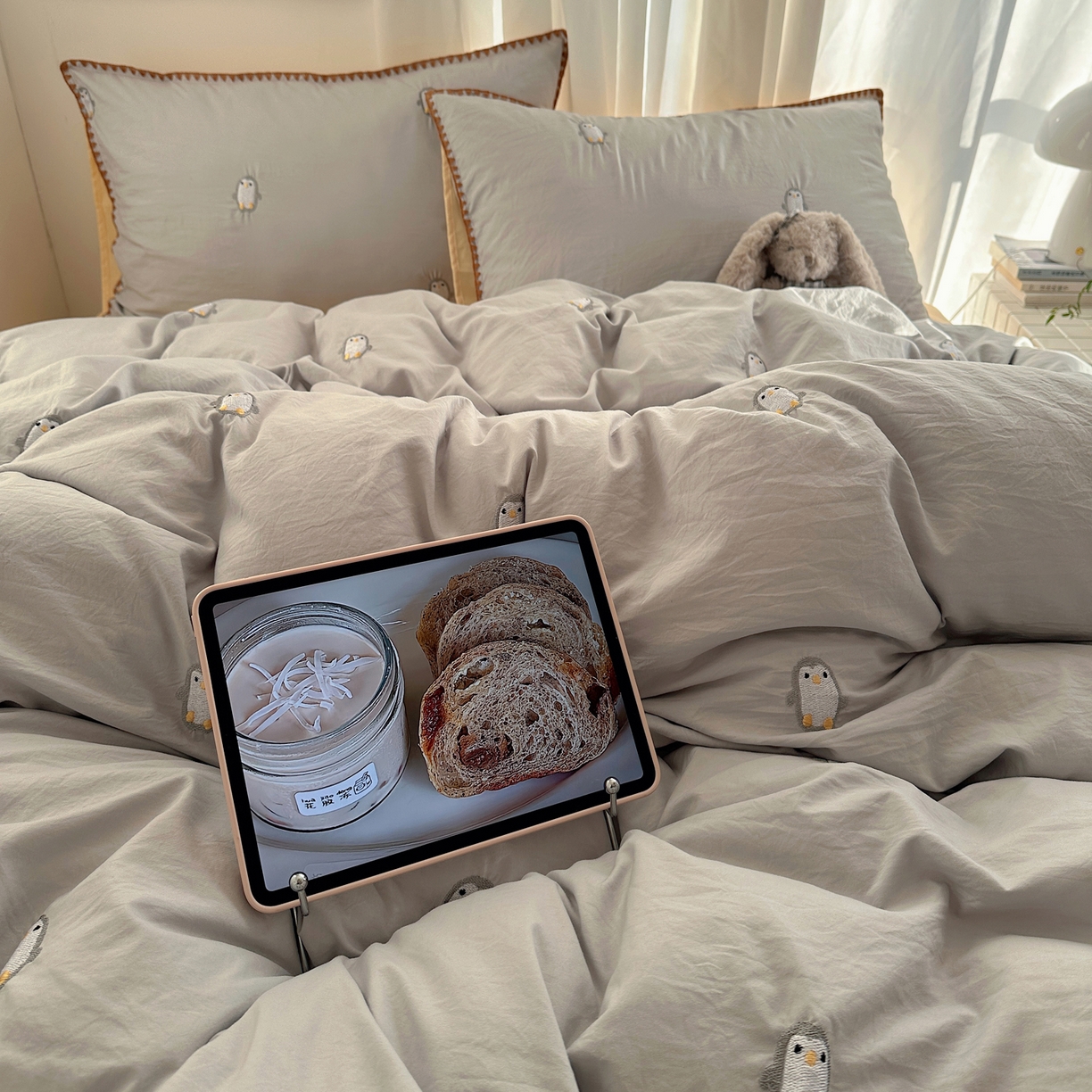 91家纺网 家纺一手货源 找家纺 顾里家纺 2026新款ins韩风刺绣云朵棉四件套 小企鹅