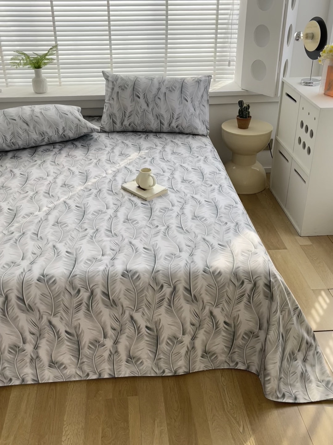 91家纺网 家纺一手货源 找家纺 爱彼家纺 2026春夏新款A类全棉纯棉老粗布凉席三件套席子床单-系列四 华夫格-羽毛-灰