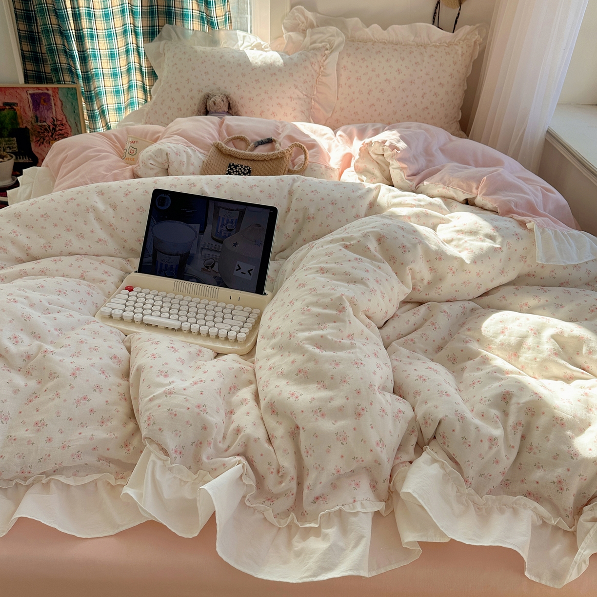 91家纺网 家纺一手货源 找家纺 丽涵家纺 2026新款法式立体花边全棉纯棉双层纱四件套 蔷薇之恋